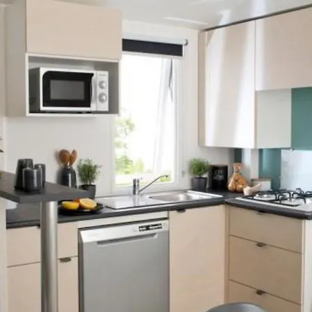 Mobil-home Avec Terrasse - 8 Pers. - Api-1-52-2165 مكان تخييم