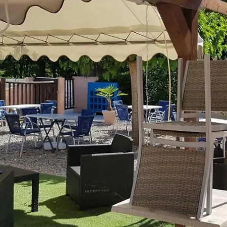 Mobil-home Avec Terrasse - 8 Pers. - Api-1-52-2165 مكان تخييم